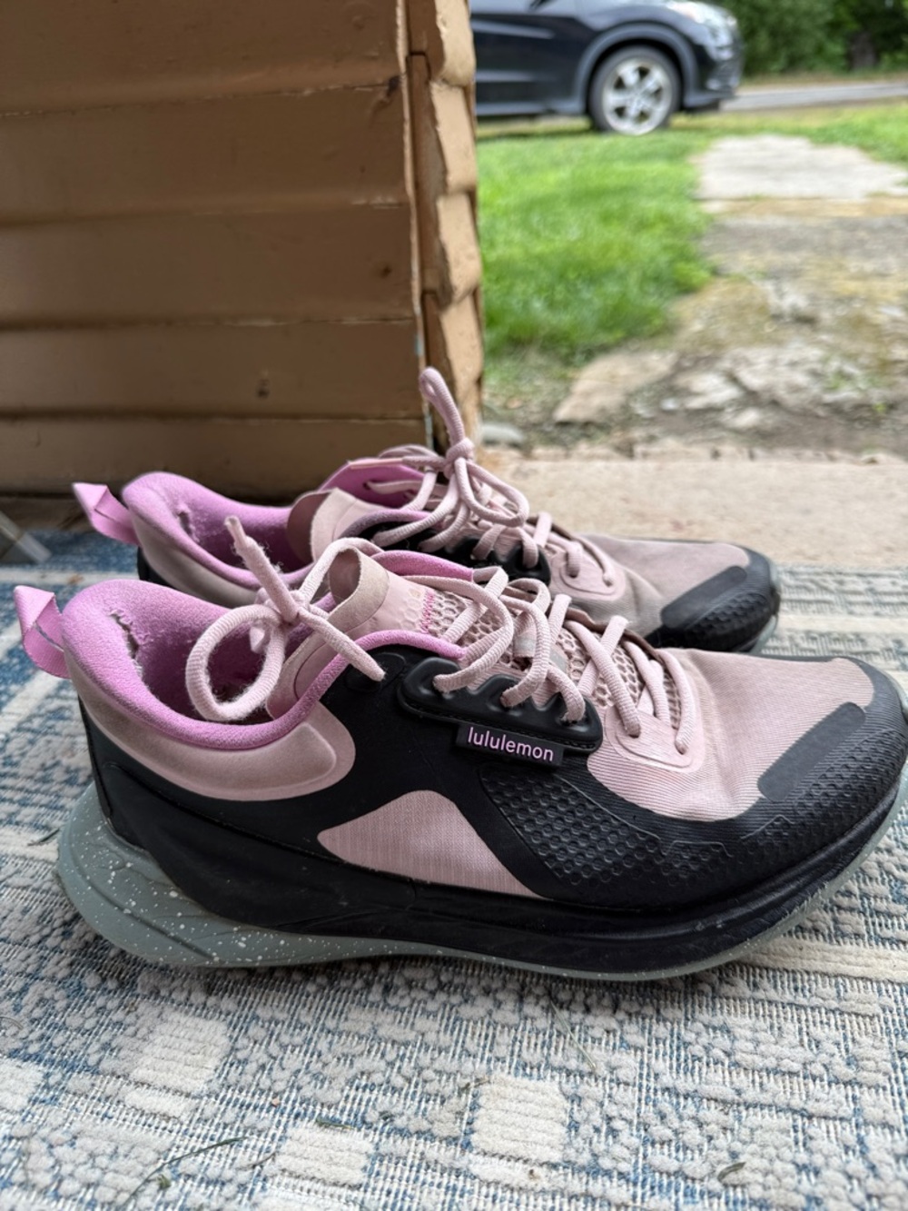 Lululemon tennis shoes, women’s 9